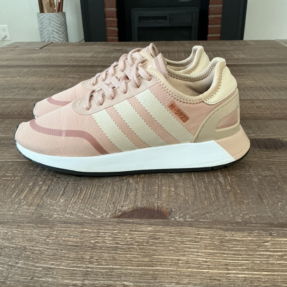 Adidas N-5923 W Ash Pearl and Linen Colorway. Women’s 7.5